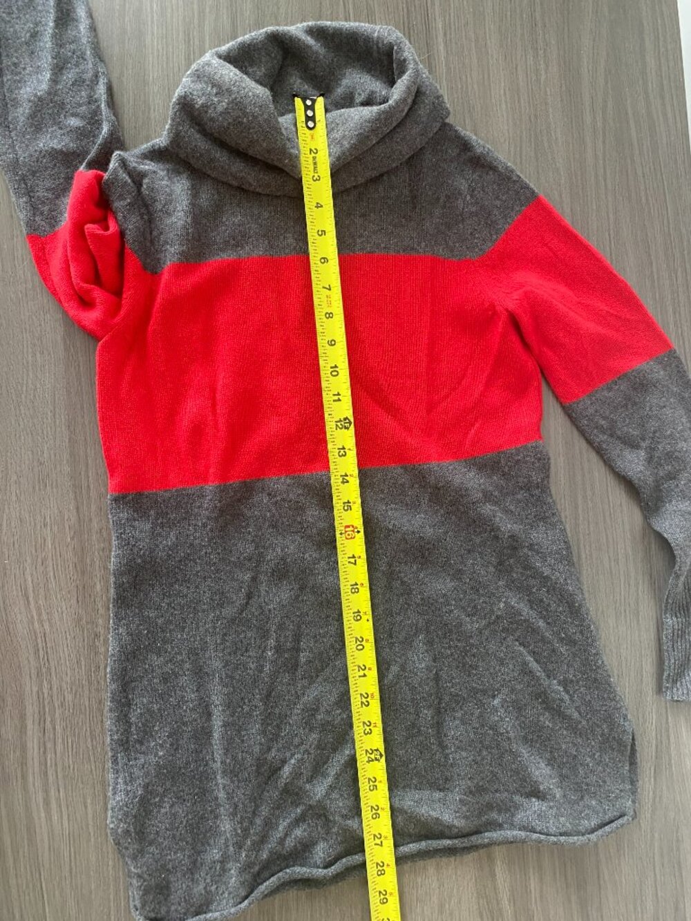 Athleta Colorblock Turtleneck Sweater Gray Red Size Medium Cozy Knit Tunic - Picture 6 of 7